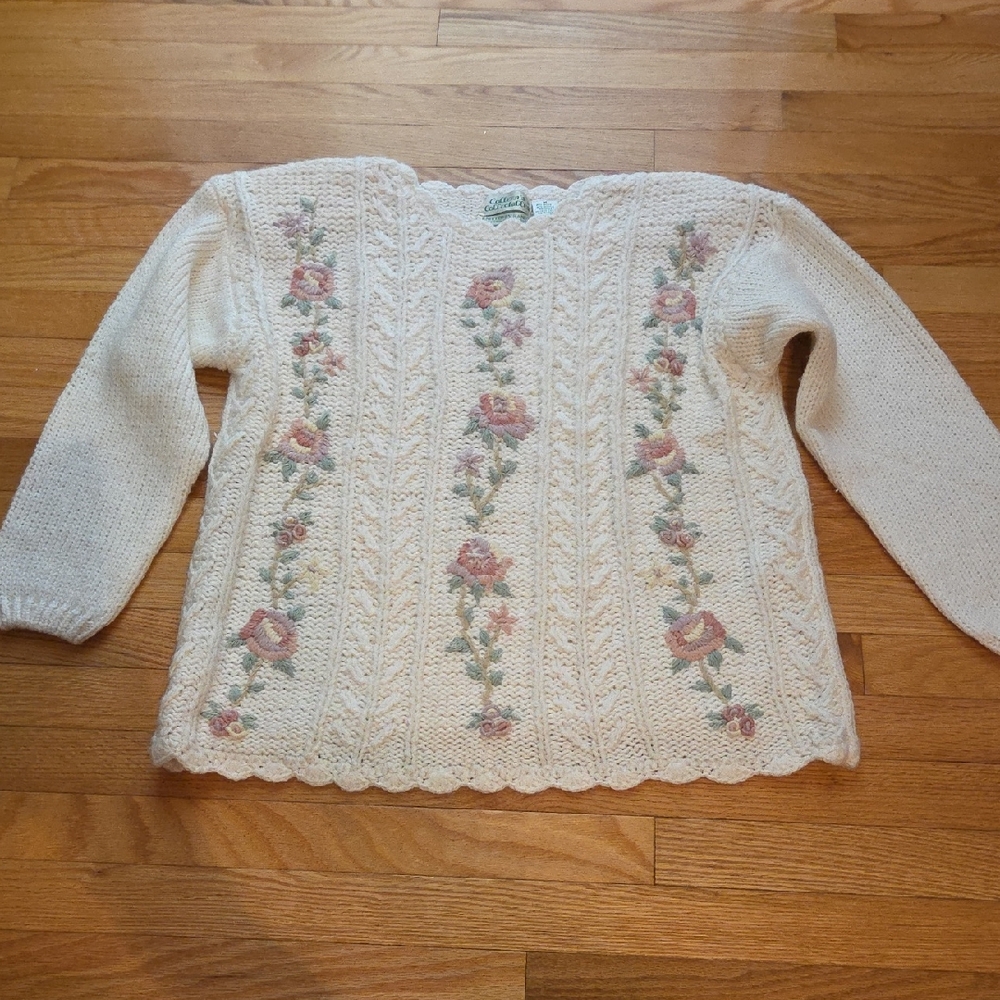VINTAGE Colleen's Collectables Elegant Floral Knit Sweater - Cream